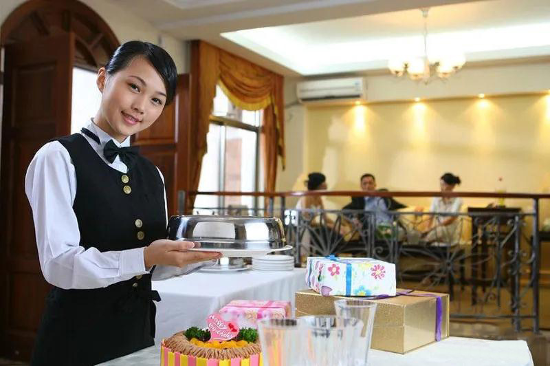新加坡：豪華五zui酒店餐飲服務(wù)生！
